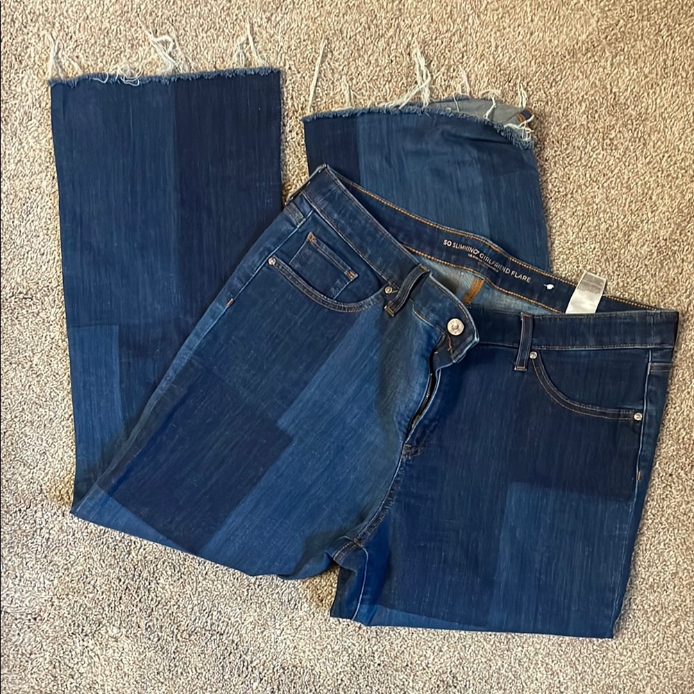 Chico’s so slimming girlfriend flare jeans